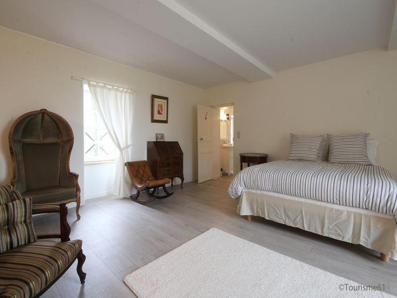 Le Manoir Du Ribardon Bed and Breakfast Neuvy-au-Houlme Εξωτερικό φωτογραφία